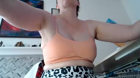 Aurora Willows online show from July 26, 1:19 pm