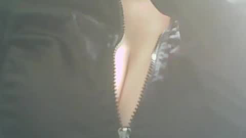 Snapshot of 1deluxepussy chatting on March 11, 8:08 am Deluxepussy online show from March 11, 8:08 am