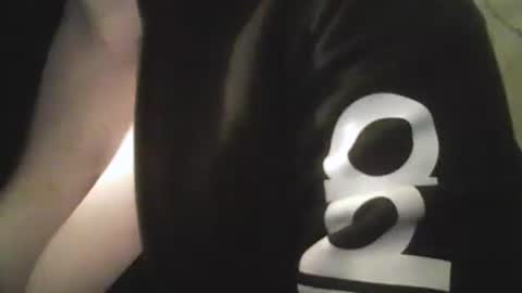 Snapshot of 1deluxepussy chatting on September 17, 8:29 pm Deluxepussy online show from September 17, 8:29 pm