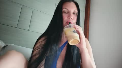 Onna online show from June 1, 3:25 pm