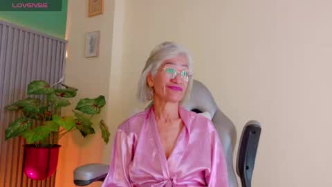 Miss Monserrate online show from July 21, 2:18 pm