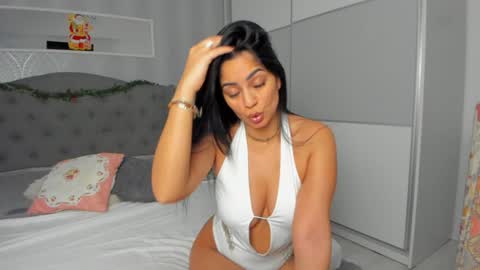 Snapshot of _adelle chatting on January 4, 1:31 pm Adelle online show from January 4, 1:31 pm