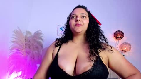 Snapshot of _aithanaa_ chatting on October 14, 8:00 pm _aithanaa_ online show from October 14, 8:00 pm