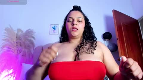 Snapshot of _aithanaa_ chatting on October 15, 8:11 pm _aithanaa_ online show from October 15, 8:11 pm