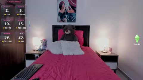_alana_grey_ online show from July 28, 6:20 pm