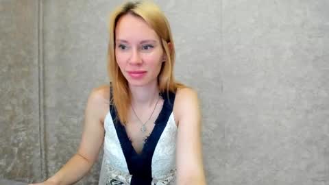 _alex1819 online show from April 28, 7:01 am