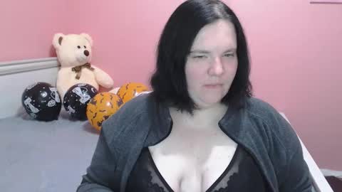 _alexandra_ray_ online show from October 24, 8:10 am