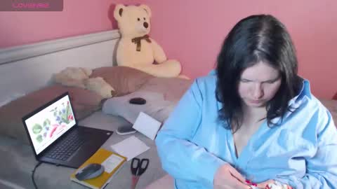 _alexandra_ray_ online show from December 13, 7:53 pm