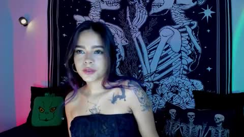 _alicesasha_ online show from December 22, 6:49 am