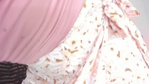 Snapshot of _aline_hall chatting on January 17, 11:17 am Alline Hall online show from January 17, 11:17 am