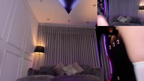 Ana online show from November 4, 7:41 pm