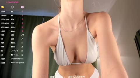 Snapshot of _annybunny_ chatting on October 13, 7:44 am Nabif online show from October 13, 7:44 am