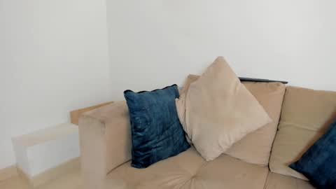    online show from November 28, 1:03 pm