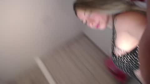Snapshot of _arianalzate_ chatting on January 25, 1:54 am 60 online show from January 25, 1:54 am