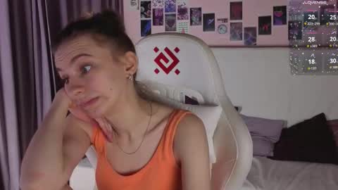 _ash_leyy_ online show from March 18, 8:30 am