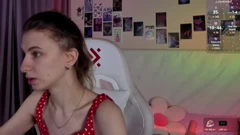 _ash_leyy_ online show from March 23, 1:34 am