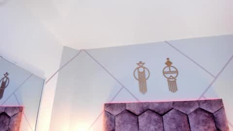 _aurora_collins_ online show from February 18, 12:48 pm