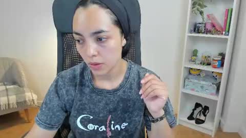 Bella Evans online show from June 15, 4:45 am