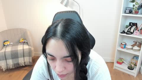 Snapshot of _bellaevans_ chatting on January 18, 5:52 am Bella Evans online show from January 18, 5:52 am