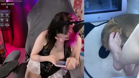 Snapshot of _biscuitty chatting on September 28, 9:09 pm Alice .. online show from September 28, 9:09 pm