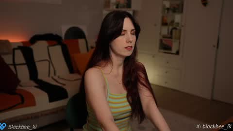 Lili online show from June 14, 5:24 pm