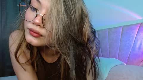 Snapshot of _camilaaa__ chatting on February 17, 2:06 pm online show from February 17, 2:06 pm