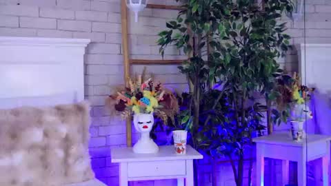 _carlawhite_ online show from July 7, 7:23 am