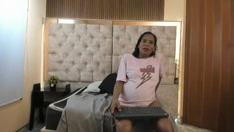 Caroline online show from April 29, 5:30 pm