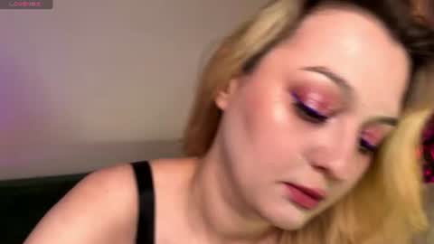 Christina Chris online show from June 23, 10:46 am