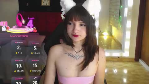 Snapshot of _charlotte_collins_ chatting on October 9, 4:11 pm _charlotte_collins_ online show from October 9, 4:11 pm