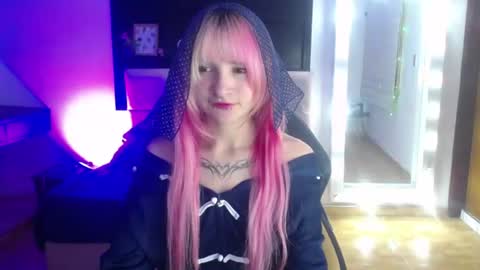 _charlotte_collins_ online show from June 22, 3:53 pm