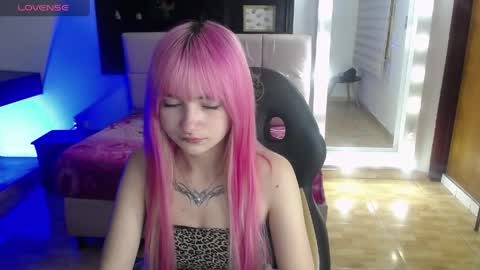 _charlotte_collins_ online show from May 5, 3:48 pm