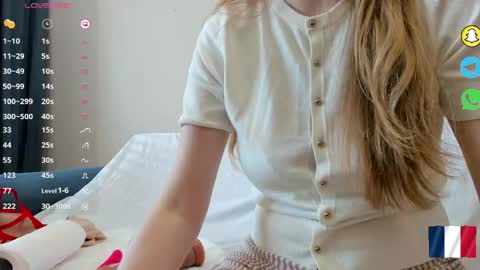 Sophie online show from May 5, 8:17 am