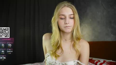 Snapshot of _curlydream_ chatting on March 7, 12:34 pm Daniela online show from March 7, 12:34 pm