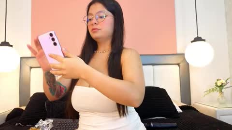 Snapshot of _danielamartinez chatting on September 24, 4:39 pm _danielamartinez online show from September 24, 4:39 pm