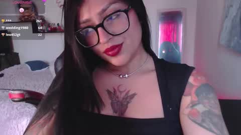 Snapshot of _dennise chatting on October 21, 6:12 pm _dennise online show from October 21, 6:12 pm