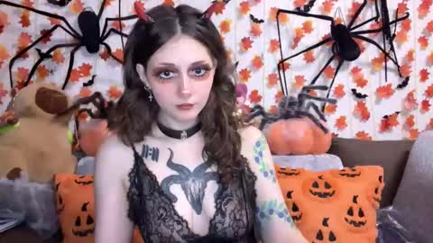 Snapshot of _devilbaby chatting on October 13, 5:15 pm Kate online show from October 13, 5:15 pm