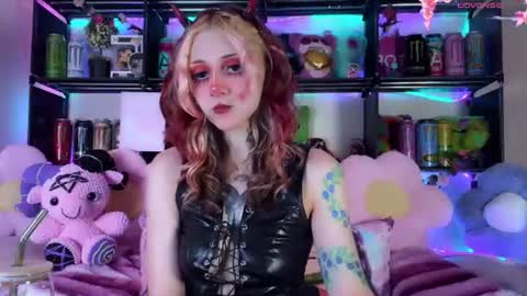 Kate online show from August 7, 9:00 pm