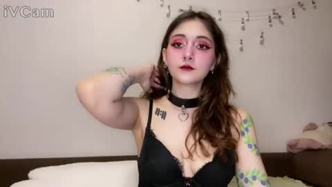 Snapshot of _devilbaby chatting on December 4, 12:14 pm Kate online show from December 4, 12:14 pm