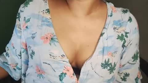 _dreamgirl_0 online show from July 2, 5:19 pm