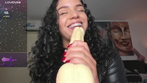 Snapshot of _emily_perez chatting on January 23, 7:07 pm _emily_perez online show from January 23, 7:07 pm