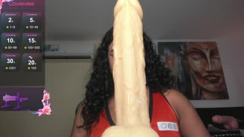 Snapshot of _emily_perez chatting on January 8, 7:13 pm _emily_perez online show from January 8, 7:13 pm