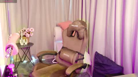 Snapshot of _evalane chatting on October 16, 12:08 pm _evalane online show from October 16, 12:08 pm