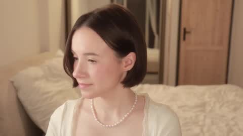 Essie  online show from February 28, 6:51 pm