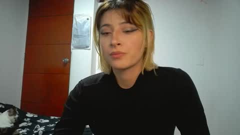Mia-foster online show from May 4, 8:12 pm