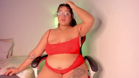 G I O V A online show from December 18, 6:43 am