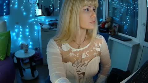 Snapshot of _glamorous_ chatting on January 13, 7:10 pm _glamorous_ online show from January 13, 7:10 pm
