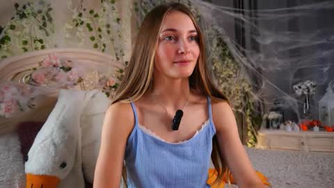 Milly online show from October 31, 3:19 am