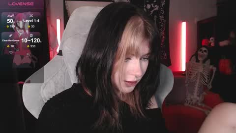 Tori online show from November 8, 10:20 am