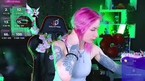 Snapshot of _helencarter chatting on February 18, 8:47 pm Helen Carter 3 Next stream 2330 MSC online show from February 18, 8:47 pm